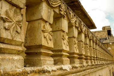 12 Mayıs 2022 Midyat Mardin. Midyat 'taki Mor Aziz Barsavmo Kilisesi