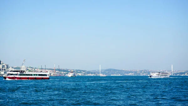July 2017 Istanbul Turkey Golden Horn Bosphorus Bridge Vessels Marmara — Foto de Stock