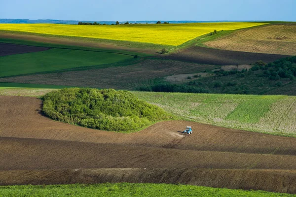 Máquinas Agrícolas Arar Campo Antes Semeadura Hora Primavera Indústria Ucraniana — Fotografia de Stock