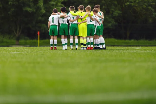 Soccer Huddle School Boys Standing Together United Team Elementart Age — Foto de Stock