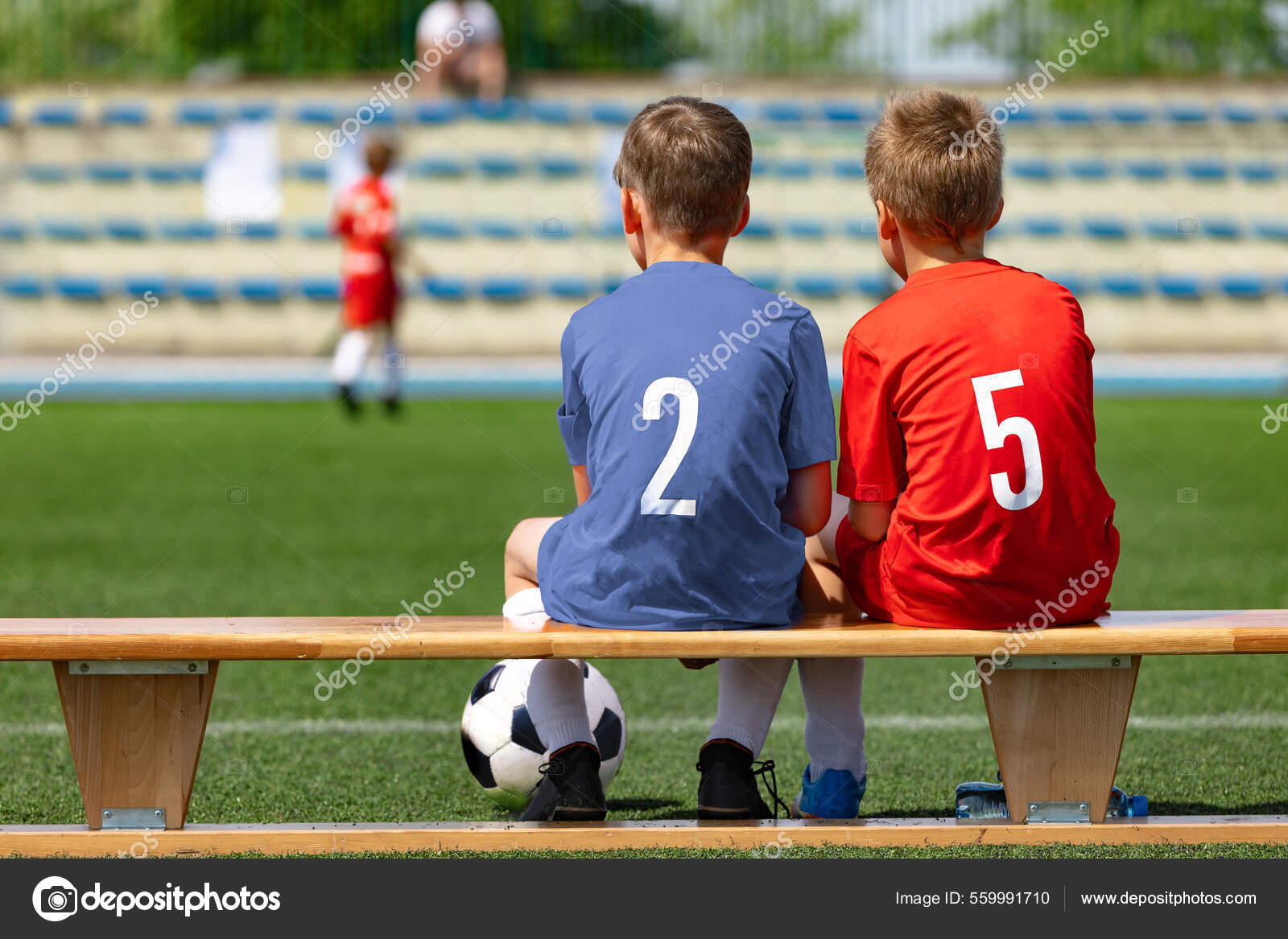 Meninos crianças jogando futebol, esporte, jogo, conjunto de