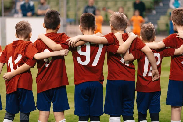 Kinderen Verenigd Sport Voetbalteam Tijdens Voetbal Strafschop Jeugdvoetbalteam Spelen Extra — Stockfoto