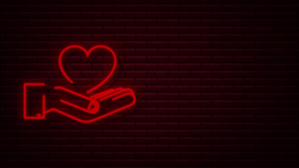 Ícone de néon do coração com as mãos. sinal de amor. Design de cartão romântico. Dia dos Namorados pôster bonito. Ilustração — Vídeo de Stock