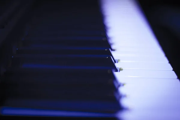 Клавиатурная Часть Пианино Людей — стоковое фото