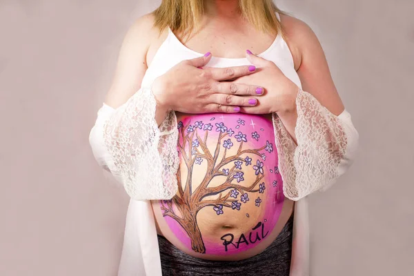 Huit Mois Femme Enceinte Robe Chambre Avec Dessin Sur Ventre — Photo