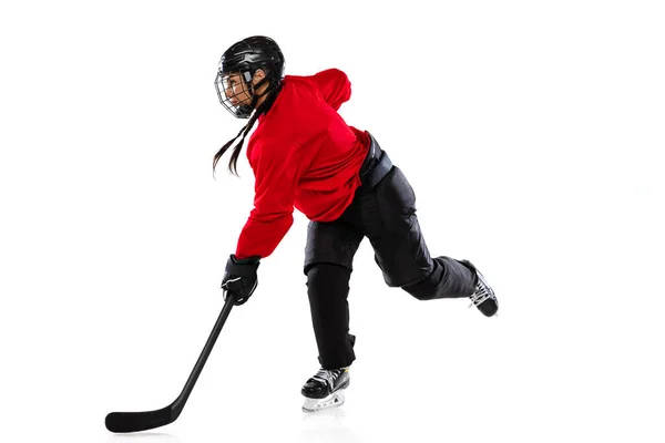 专业女子曲棍球运动员训练的全长肖像，独立于白色背景。Stickhandling — 图库照片