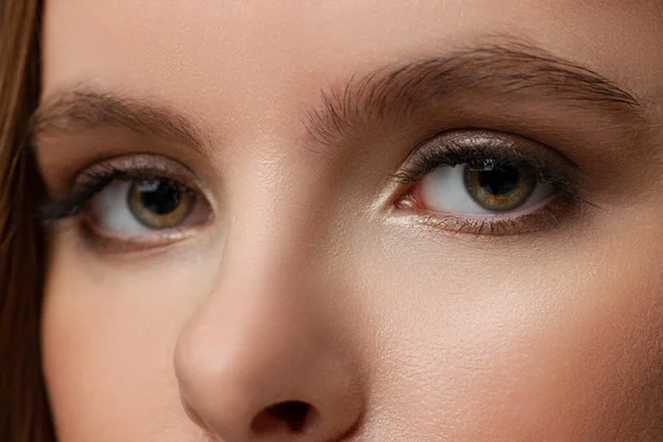 Egy közeli kép gyönyörű női szemekről. Természetes szépség — Stock Fotó