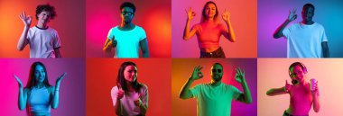 Çok renkli arka planda izole edilmiş pozitif jestler gösteren etnik çeşitlilikte genç insanların kolajı.