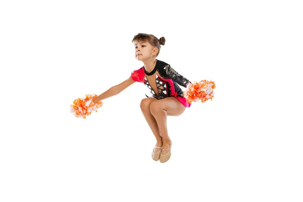 Ganztägiges Porträt von Mädchen, Kind Training Cheerleadin, Springen isoliert über weißem Hintergrund — Stockfoto