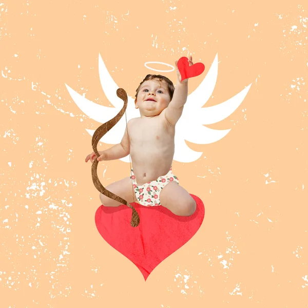 Collage de arte contemporáneo. Niño, niño pequeño en carácter de Cupido enviando flechas de amor aisladas sobre fondo de melocotón — Foto de Stock