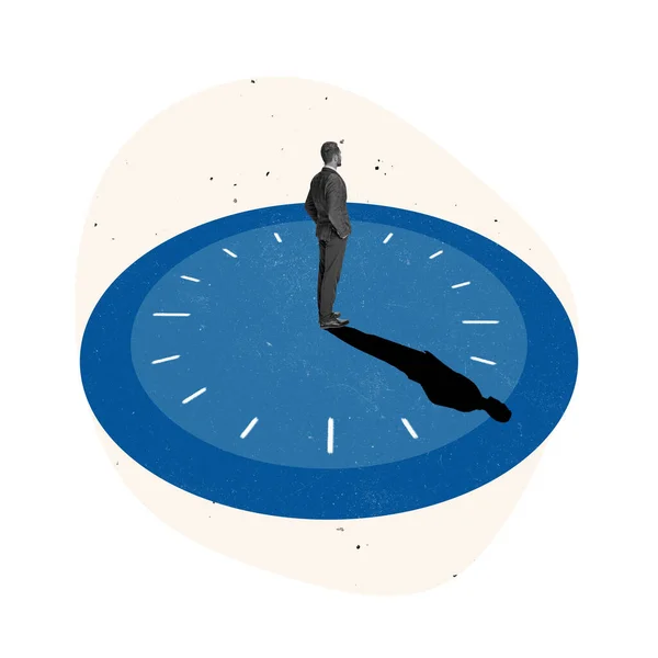 Collage de arte contemporáneo. Empresario parado en un reloj que simboliza la gestión del tiempo — Foto de Stock