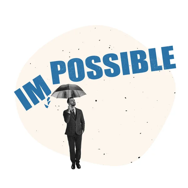 Colagem de arte contemporânea. Design de motivação. Empresário de pé sob guarda-chuva simbolizando que tudo é possível — Fotografia de Stock