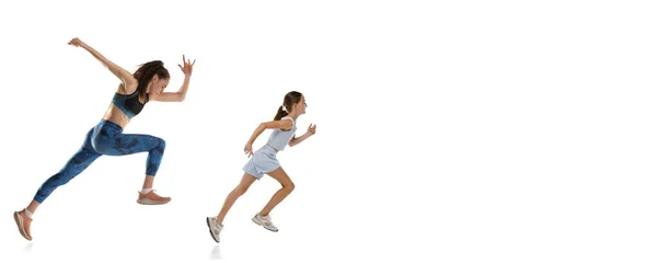 Колаж молодої спортивної жінки і дівчини-підлітка, біг спортсмена в русі, тренування ізольовані на білому тлі . — стокове фото