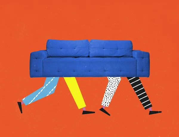 Collage zeitgenössischer Kunst. Blaues Sofa auf menschlichen Beinen. Konzeptuell surreales Bild. Umzug in eine andere Wohnung — Stockfoto