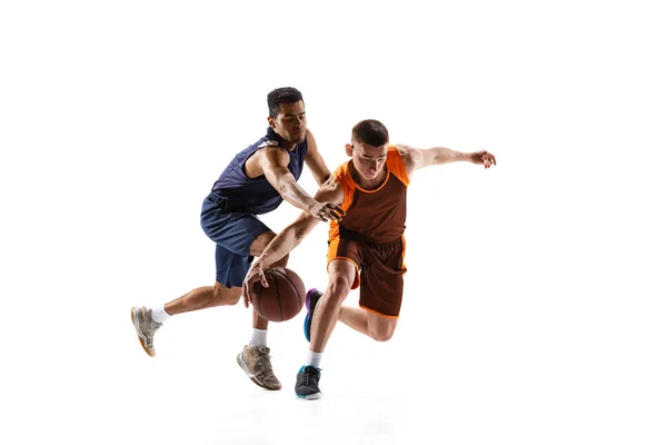 Porträtt Två Basketspelare Rörelse Träning Spela Isolerad Över Vit Studio — Stockfoto