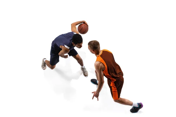 Ovanifrån Porträtt Två Män Professionella Basketspelare Rörelse Träning Isolerad Över — Stockfoto
