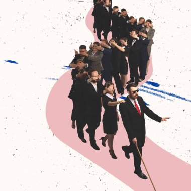 Çağdaş sanat eserleri. Kavramsal görüntü. Gözleri kapalı yürüyen bir grup insan. Kör takip. Yanlış bilgi, manipülasyon. Yaratıcılık kavramı, etki, bilgi, haber. İlan için alanı kopyala