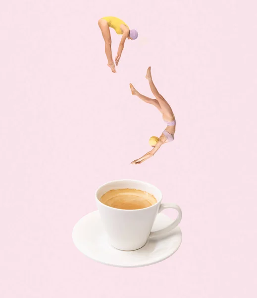 Collage Zeitgenössischer Kunst Kreatives Design Mit Zwei Mädchen Die Isoliert — Stockfoto