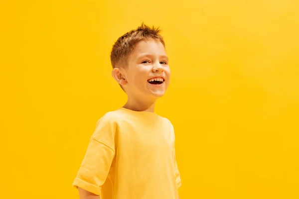 Portrait Smiling Little Boy Child Bright Shirt Looking Camera Posing — Stockfoto