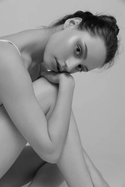 Portrait Tender Young Woman Sitting Posing Black White Photography Aesthetics — Stock Photo, Image