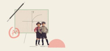 Çağdaş sanat eserleri. Gururlu küçük çocuklar, açık kitabın yanında duran çocuklar. Matematik sınavlarını başarıyla geçmen harika bir not. Çocukluk kavramı, eğitim, yaratıcılık, çalışma, ödev. Retro biçimi.