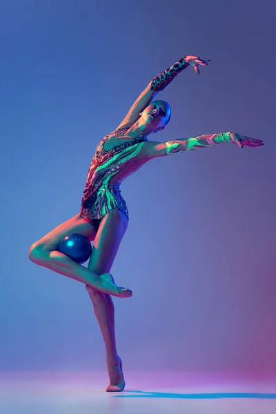 Portrait Young Beautiful Girl Rhythmic Gymnast Athlete Posing Blue Ball — ストック写真