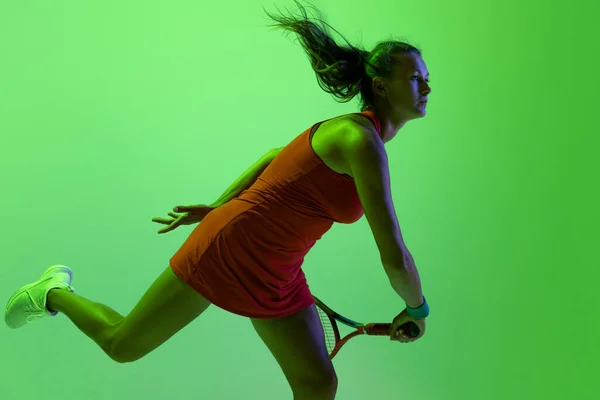 Dynamic Portrait Strong Woman Professional Tennis Player Training Isolated Green — Stockfoto