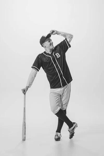 Portrait Young Smiling Man Baseball Player Uniform Leaning Bat Posing — Stockfoto