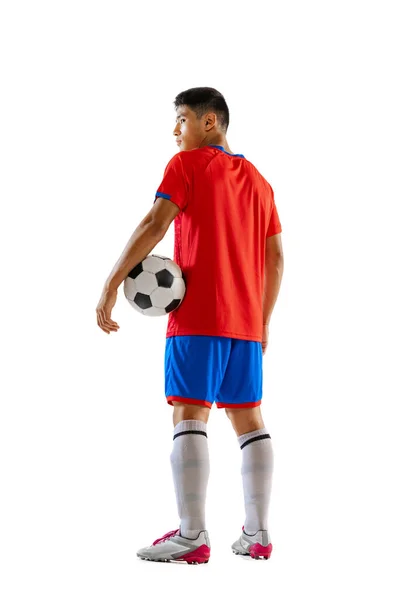 Πλάγια Άποψη Πορτρέτο Του Νεαρού Άνδρα Ποδοσφαιριστής Στολή Θέτει Μπάλα — Φωτογραφία Αρχείου