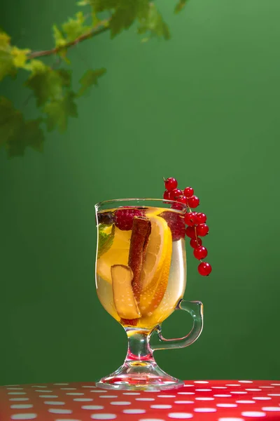 Glass Delicious Aromatic Citrus Tea Lemons Ginger Mint Honey Cinnamon — Stockfoto