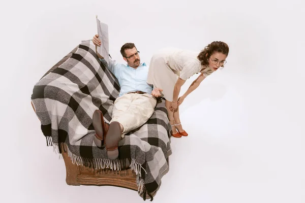 Drôle Portrait Homme Femme Couple Isolé Sur Fond Studio Blanc — Photo