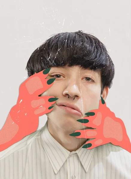 現代美術のコラージュ モンスターの手で引き裂く少年の顔 気味の悪い休日だ 10月の休日 ハロウィーン 創造的なデザイン 伝統の概念 ポスターのコピースペース — ストック写真