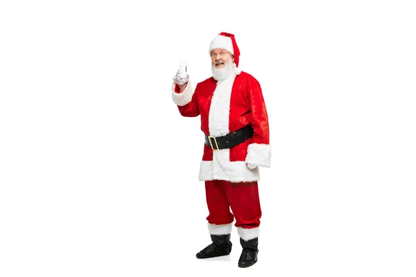 Portrét Staršího Muže Obrázku Santa Clause Pózujícího Sklenicí Vody Izolovanou — Stock fotografie