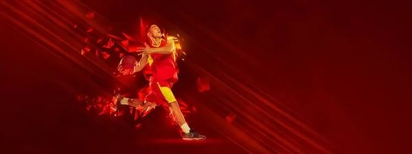 有创意的艺术品活泼的男子 篮球运动员在红色背景下运动 带有多边形和流畅的霓虹灯元素 创造力 能量的概念 艺术复制空间 — 图库照片