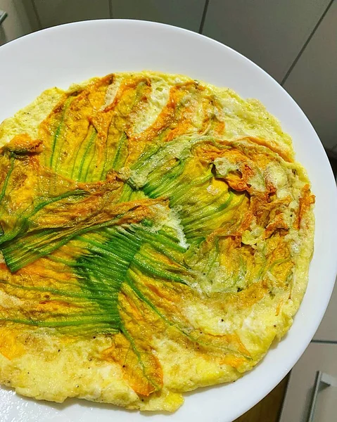 Courgette Flower Omelette Yellow Courgette Flowers Fresh Egg Omelette Healthy — Foto Stock