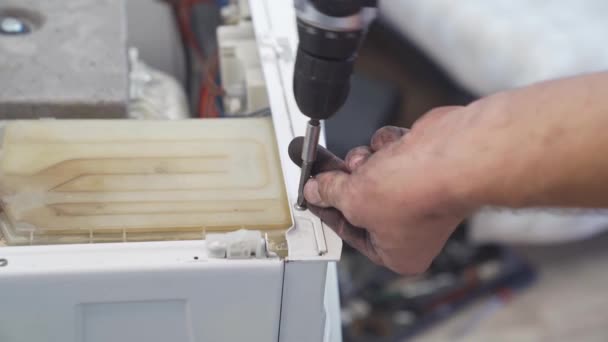 Réparation d'appareils ménagers à la maison de leurs propres mains — Video