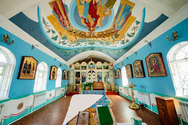 Блакитна прикраса православної церкви. — стокове фото