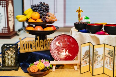 Doljanchi için dekorasyon ve aksesuarlar. Koreli bir çocuğun ilk doğum günü.