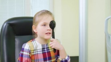 Vizyon kontrolleri, küçük kızlar. Tedavi ve vizyonun düzeltilmesi kliniği