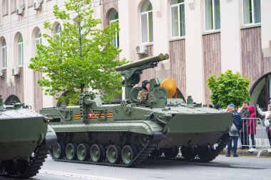 Kasımpatı tanksavar sistemi şehrin sokaklarını geziyor.. 