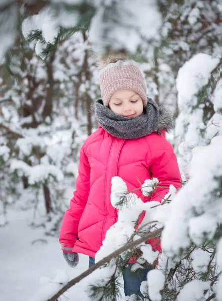 Child Winter Little Girl Playing Winter Beautiful Winter Child Portrait — Stock Photo, Image