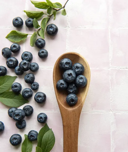 Freshly Picked Blueberries Pink Tile Background Concept Healthy Eating — Stock Photo, Image