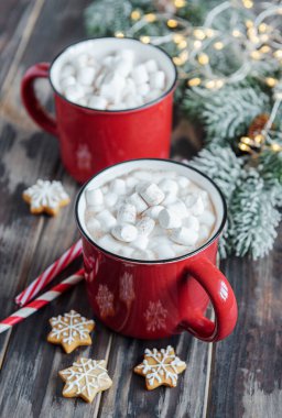 Sıcak kakao ve ev yapımı kurabiyelerle sıcacık kış ve Noel sofrası