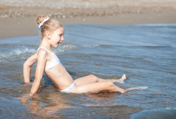 Little Girl Bathing Suit Playing Beach Sea — Stock Photo, Image