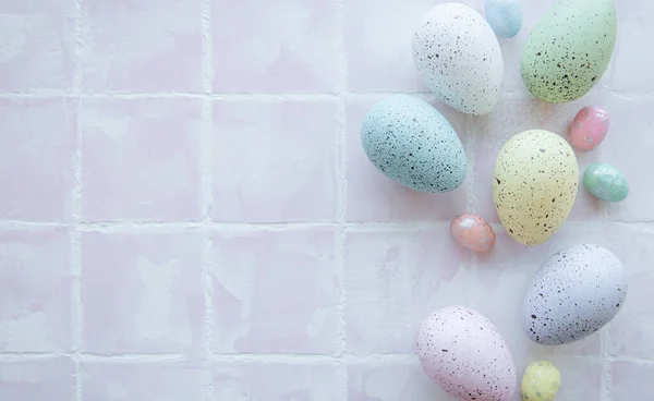 Top View Colorful Easter Eggs Pink Tile Background — Stock Photo, Image