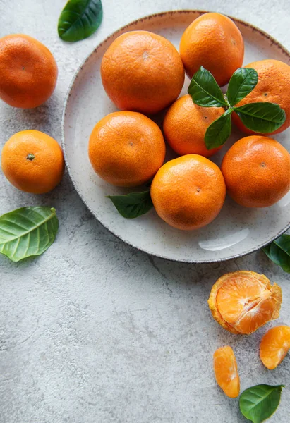 Fresh Citrus Fruits Tangerines Oranges Concrete Background — Stock Photo, Image