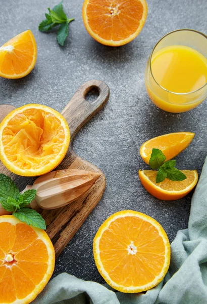 新鲜水果橙汁杯 — 图库照片