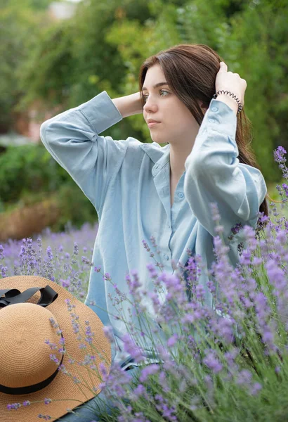 Beautiful Young Girl Lavender Field Sunset Attractive Young Female Outdoors — Stok fotoğraf