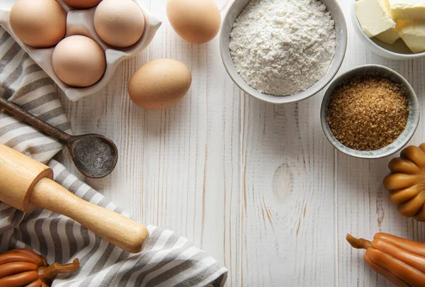 Teig Rezept Zutaten Auf Weißem Ländlichem Holz Küchentisch — Stockfoto