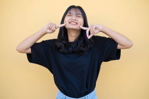 Retrato Sorriso Menina Metade Corpo Menina Asiática — Fotografia de Stock